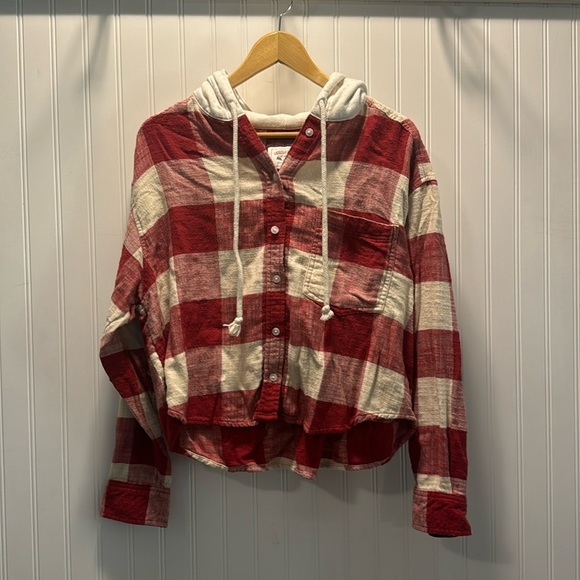 American Eagle | AE red cream buffalo check cropped flannel-sz L - Picture 4 of 8